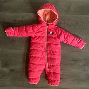 Nike infant snow suite 9M